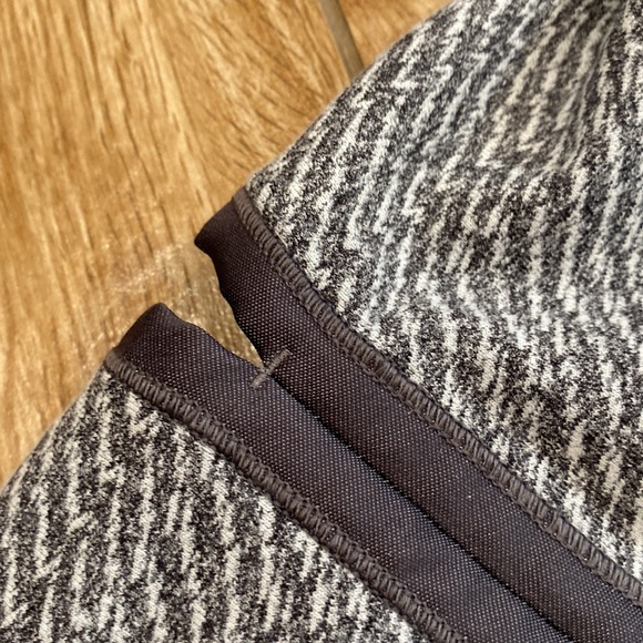 Lululemon vinyasa scarf in herringbone - Picture 8 of 11